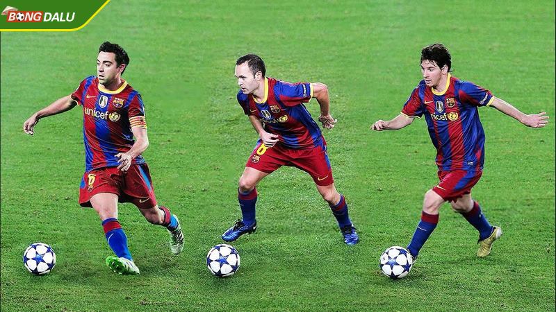 Chiến thuật chủ yếu của Barcelona là lối chuyền bóng nhanh